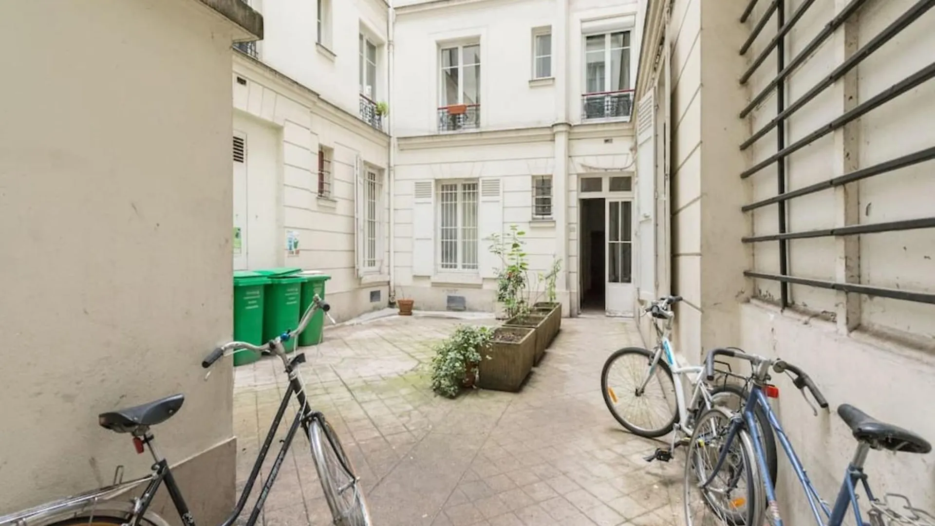 Bright Apartment Of 41M2 In The 10Th -Paris 0*, Paris França